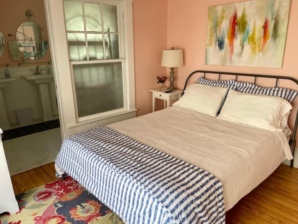 Key Lime Cottage Steps From Cape Charles Beach Екстериор снимка